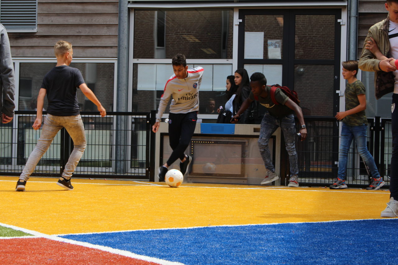 Wil je ook interactief spelen op het schoolplein?