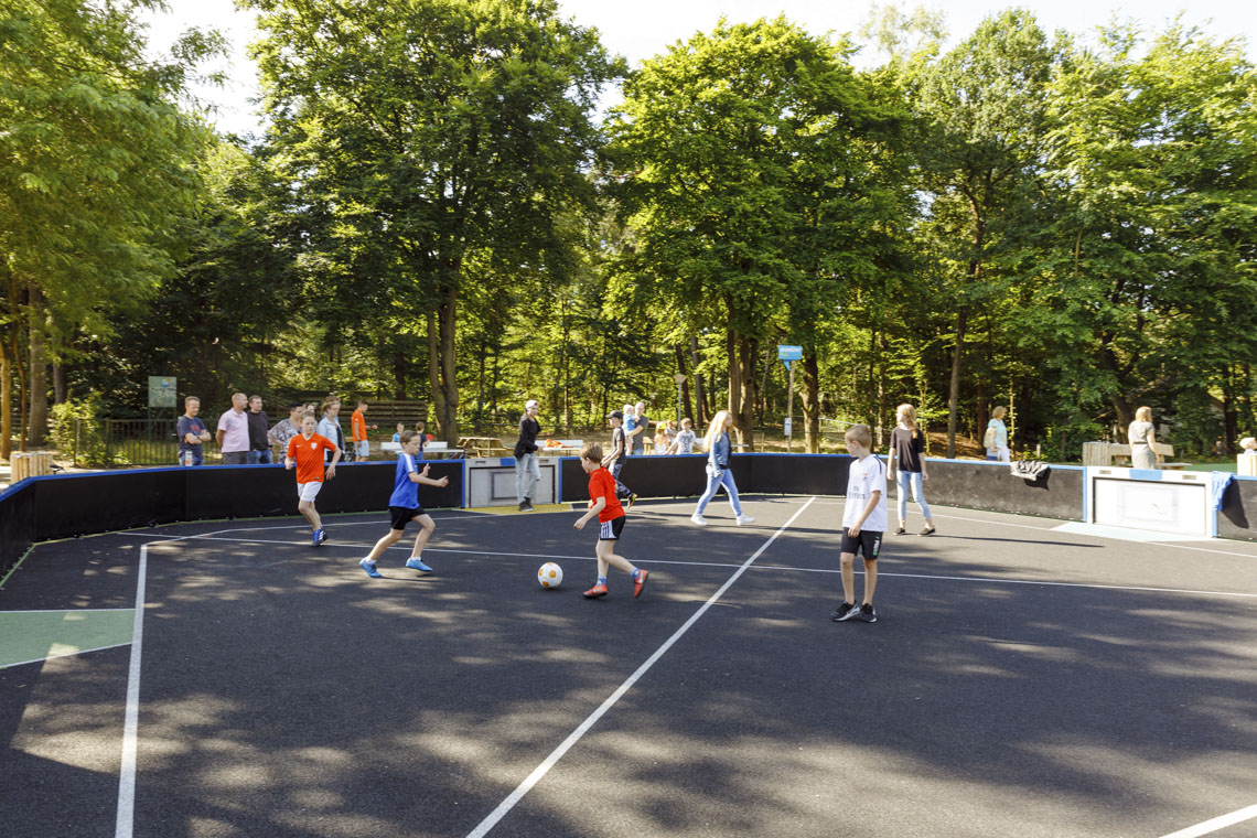 Meer weten over hergebruik van tennisbanen?